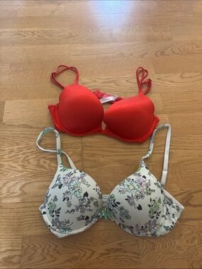Victoria's Secret Red Padded Bra & Floral Print T-Shirt Bra